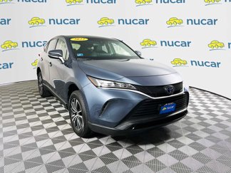 Used 2022 Toyota Venza LE image 1