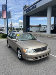 Used 2001 Toyota Avalon XLS image 1