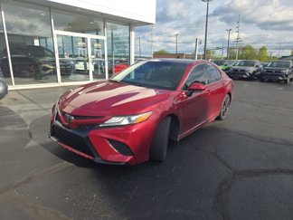 Used 2018 Toyota Camry XSE image 1