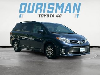 Used 2020 Toyota Sienna XLE w/ XLE Navigation Package image 1
