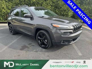 Used 2018 Jeep Cherokee Latitude w/ Altitude Package image 1