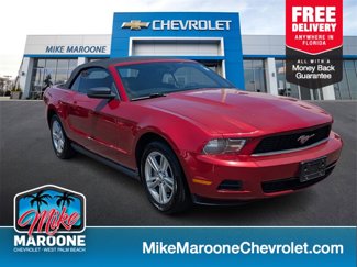 Used 2010 Ford Mustang Convertible image 1