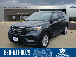 Used 2022 Ford Explorer XLT image 1