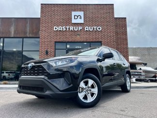 Used 2020 Toyota RAV4 LE image 1