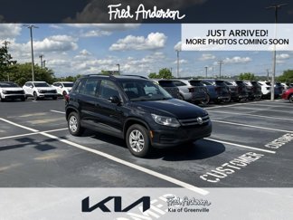 Used 2017 Volkswagen Tiguan S image 1