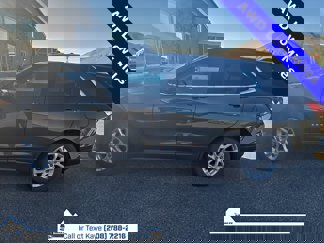 Used 2018 Chevrolet Equinox LT image 1