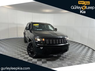 Used 2017 Jeep Grand Cherokee Altitude image 1