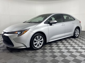 Used 2022 Toyota Corolla LE image 1