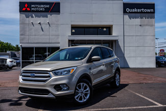 Used 2017 Ford Escape SE w/ SE Cold Weather Package image 1