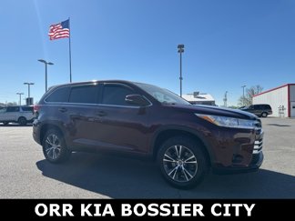 Used 2019 Toyota Highlander LE image 1