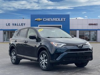 Used 2018 Toyota RAV4 LE image 1
