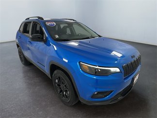 Used 2023 Jeep Cherokee Altitude Lux image 1