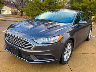 Used 2017 Ford Fusion SE image 1