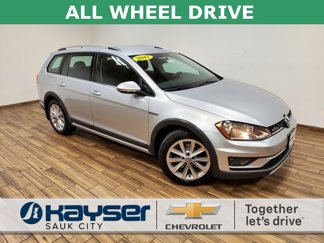 Used 2017 Volkswagen Golf Alltrack S image 1