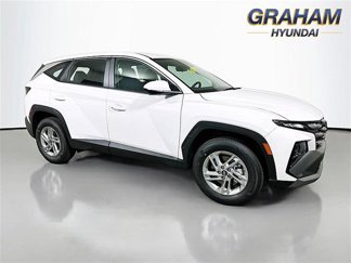 New 2025 Hyundai Tucson SE image 1