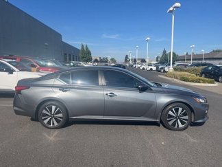 Used 2022 Nissan Altima 2.5 SV image 1