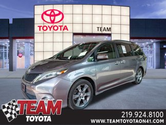 Used 2015 Toyota Sienna SE image 1