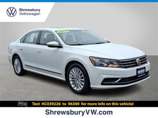 Used 2017 Volkswagen Passat 1.8T SE image 1