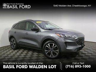 Used 2022 Ford Escape SE w/ SE Sport Appearance Package image 1