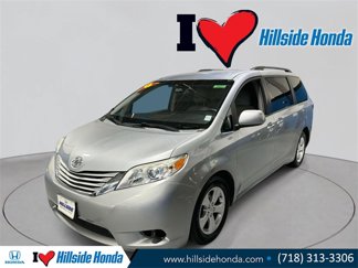 Used 2015 Toyota Sienna LE image 1