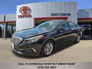 Used 2016 Hyundai Sonata SE image 1