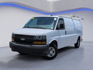 Used 2018 Chevrolet Express 2500 Extended image 1