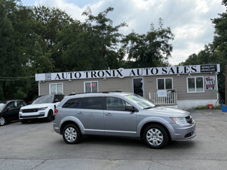 Used 2018 Dodge Journey SE image 1