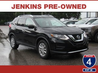 Used 2017 Nissan Rogue SV w/ SV Premium Package image 1