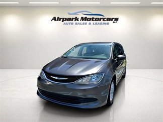 Used 2017 Chrysler Pacifica Touring image 1