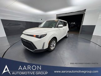 Used 2023 Kia Soul LX w/ LX Technology Package image 1