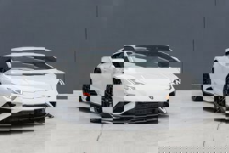 Used 2021 Lamborghini Huracan EVO image 1