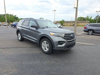 Used 2022 Ford Explorer XLT image 1