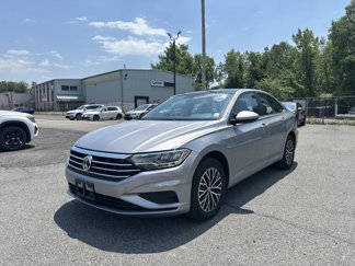 Used 2021 Volkswagen Jetta SE w/ SE Cold Weather Package image 1