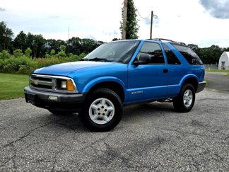 Used 1995 Chevrolet Blazer 4WD 2-Door image 1