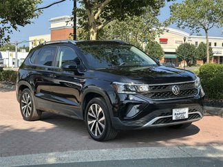 Used 2022 Volkswagen Taos SE image 1