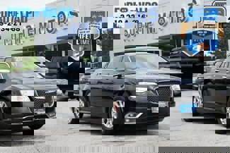 Used 2017 Chrysler 300 C Platinum image 1