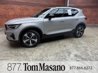 Used 2023 Volvo XC40 B5 Plus w/ Driver Assist Package image 1