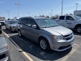 Used 2016 Dodge Grand Caravan SXT w/ Rear Park Assist Package image 1