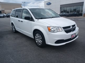 Used 2019 Dodge Grand Caravan SE image 1