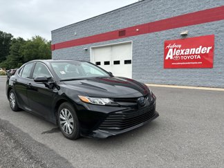 Used 2019 Toyota Camry LE image 1