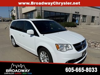Used 2020 Dodge Grand Caravan SXT image 1