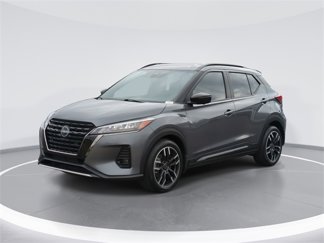 Used 2023 Nissan Kicks SR image 1