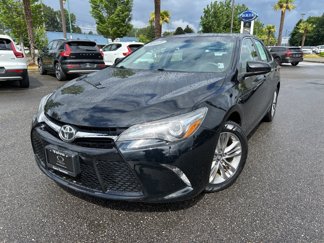 Used 2017 Toyota Camry SE image 1