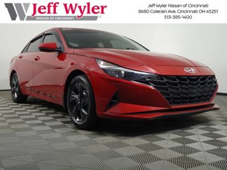Used 2022 Hyundai Elantra SEL image 1