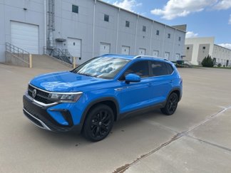 Used 2022 Volkswagen Taos SE image 1