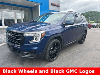 Used 2022 GMC Terrain SLE w/ Driver Convenience Package image 1