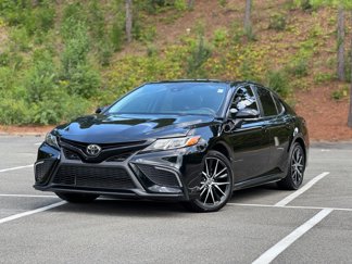 Used 2024 Toyota Camry SE image 1