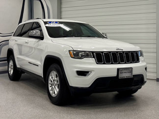Used 2018 Jeep Grand Cherokee Laredo image 1