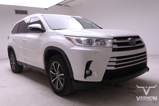 Used 2019 Toyota Highlander XLE image 1