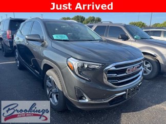 Used 2021 GMC Terrain SLT image 1